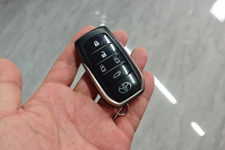 Used Toyota Alphard 2018 Revised Version 3.5L Premium Edition
