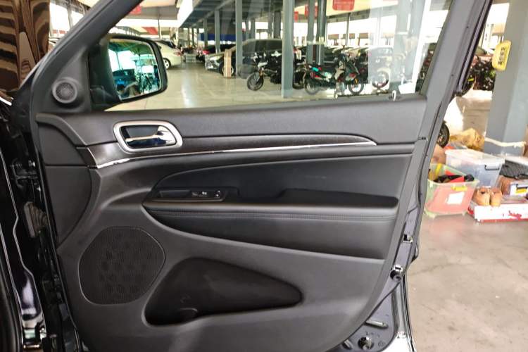 Used  Grand Cherokee 2017 3.0L Comfort Navigation Edition
