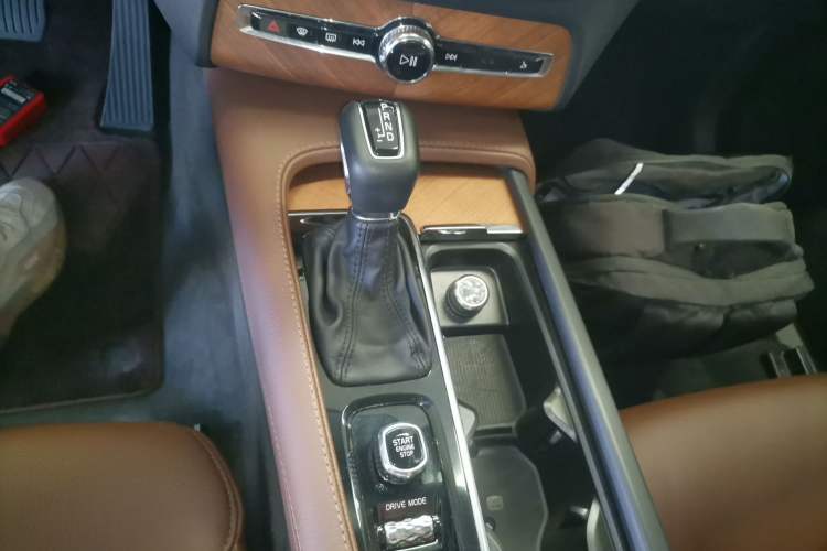 Used Volvo XC90 2020 Facelifted T6 Zhiyi Luxury 7-Seater
