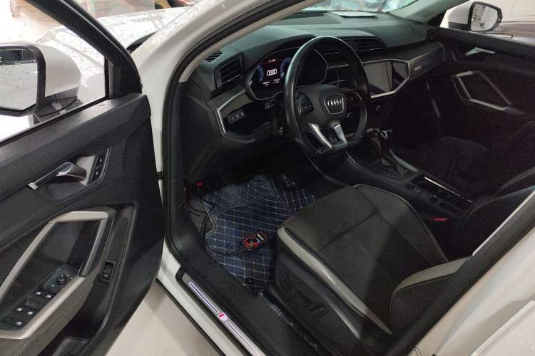 Used Audi Q3 2021 35 TFSI Fashion Dynamic Model