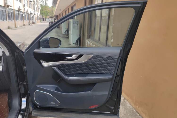 Used Hongqi HS5 2019 2.0T Smart Connect Flagship All-Wheel-Drive Version
