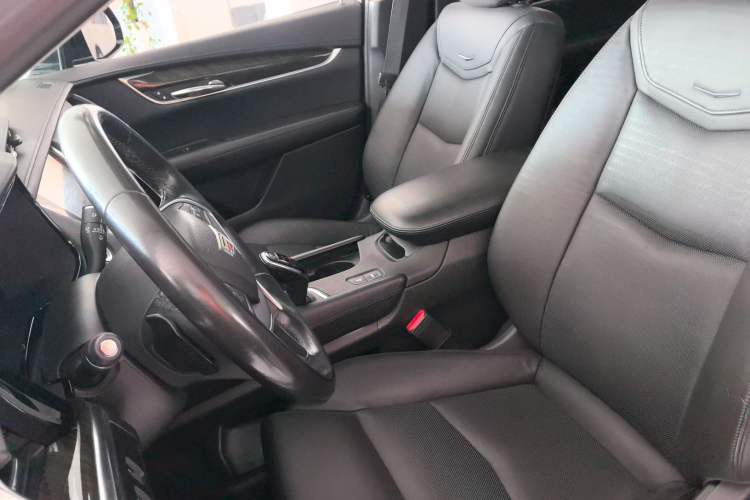 Used Cadillac XT5 2016 25T Luxury Model
