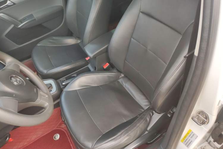 Used Volkswagen Gran Lavida 2013 1.6L Automatic Fashion Model
