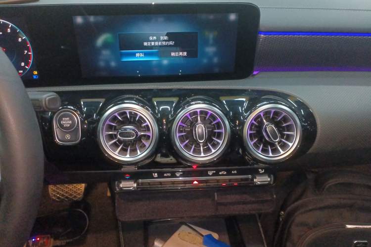 Used Mercedes-Benz A-Class 2022 Revised Version A 200 L Sport Sedan Fashionable Style
