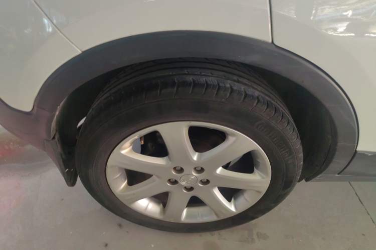 Used Buick Encore 2015 1.4T Automatic Two-Wheel Drive Urban Elite Version
