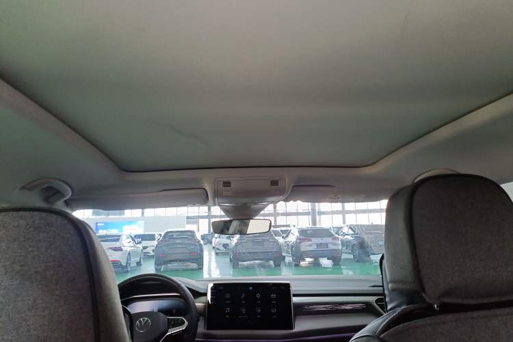 Used Volkswagen Tayron 2023 330TSI Two-Wheel-Drive R-Line High-Energy Version
