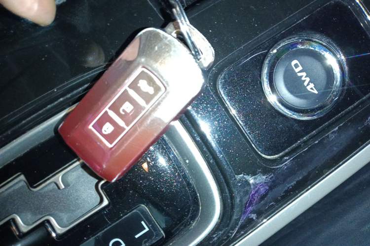 Used Mitsubishi Outlander 2019 2.4L 4x4 Zhi Xiang Edition 7 Seats China V Emission Standard
