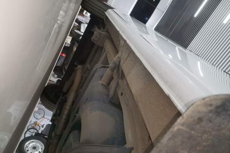 Used SAIC MAXUS Xintu V80 2023 2.0T AMT Classic Aoyuntong Power Version Short Wheelbase Ultra-Low Roof 5/6-Seater