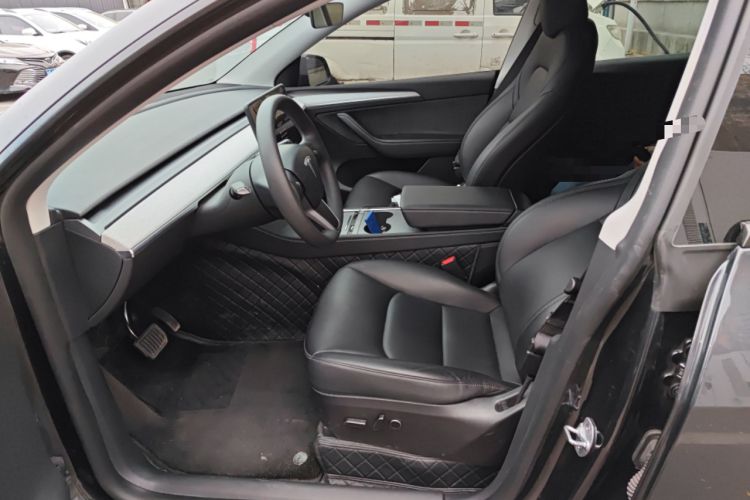 Used Tesla Model Y 2024 Rear-Wheel-Drive Version
