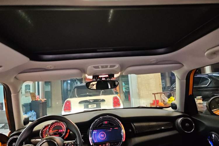 Used  MINI 2015 2.0T COOPER S Five-Door Edition
