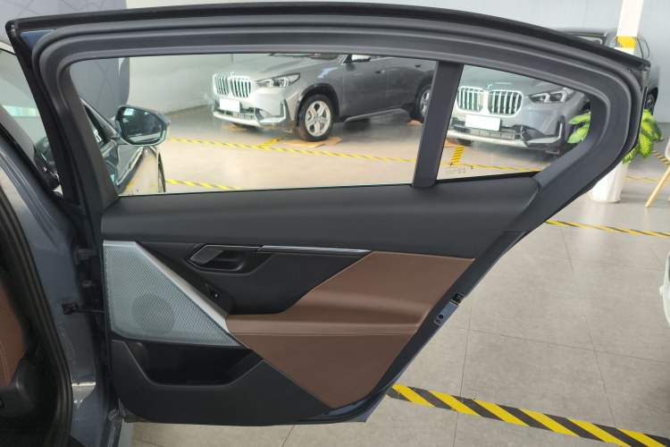 Used BMW i5 2024 eDrive 35L M Sport Package
