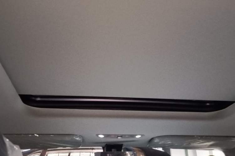 Used  03 2024 401km Range Two-Wheel Drive Standard Yuechao Version
