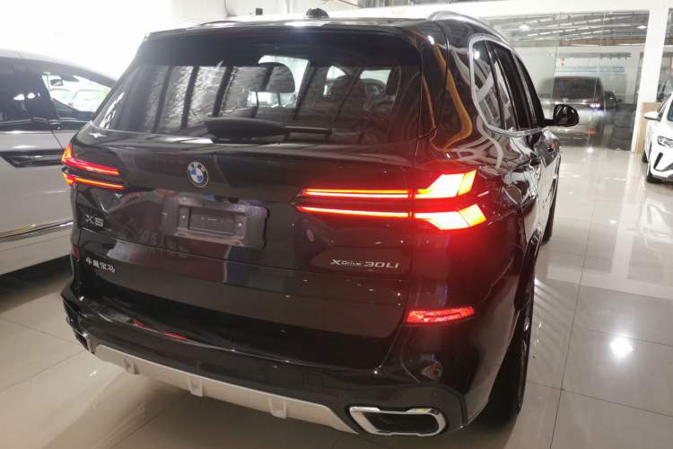 Used BMW X5 2023 xDrive 30Li M Sport Package
