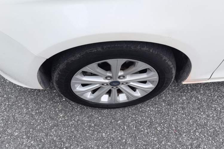 Used Ford Escort 2015 1.5L Automatic Fashion Model
