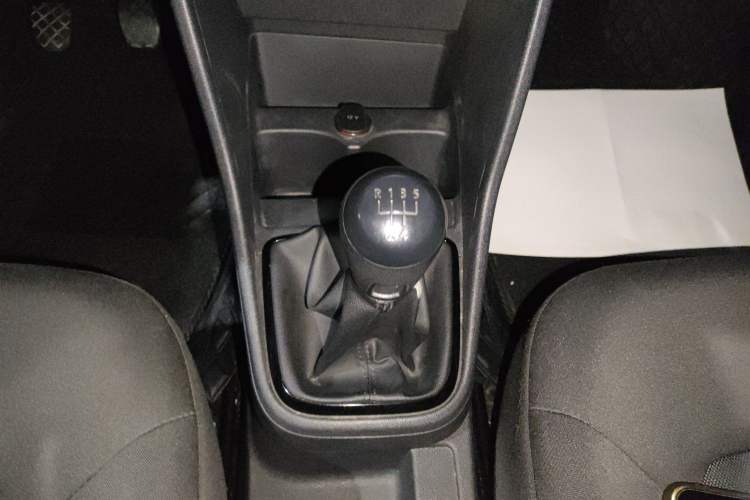 Used Volkswagen Jetta 2015 Value Edition 1.6L Manual Fashionable Style
