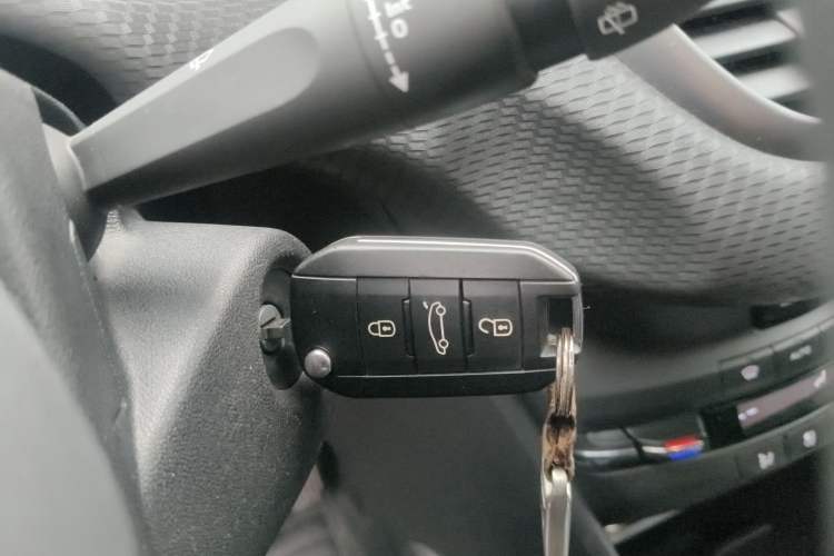 Used Peugeot 2008 2014 1.6L Automatic Fashion Edition