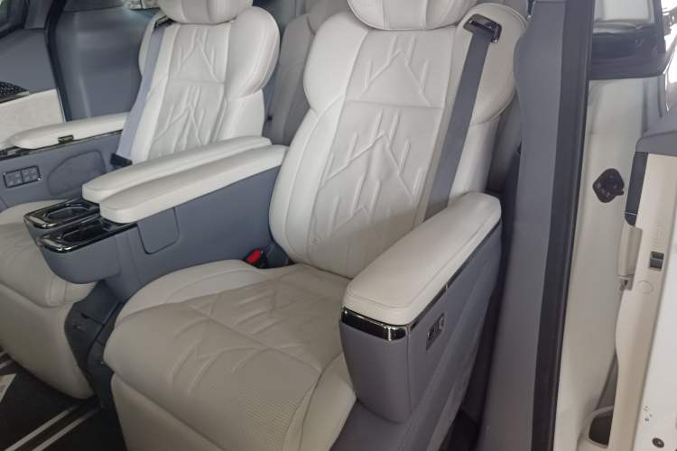 Used Zeekr 009 2024 Six-Seat Executive Version 4WD 108 kWh