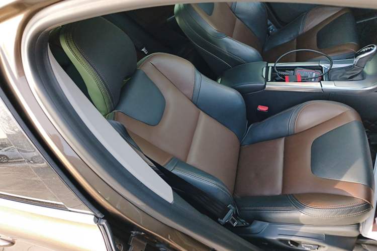 Used Volvo XC60 2017 T5 AWD Smart Range Edition
