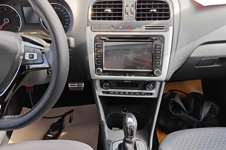 Used Volkswagen Polo 2016 1.6L Cross Polo Automatic