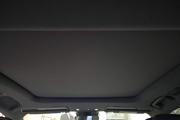 Used Lynk & Co 07 2024 EM-P 126 Long-Range Halo
