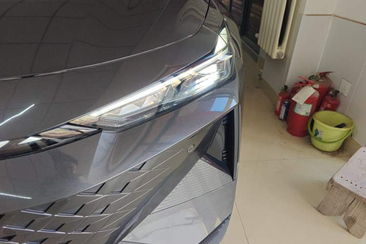 Used Changan UNI-V iDD 2024 Blue Whale Smart Electric iDD 136km ZhiKu Model
