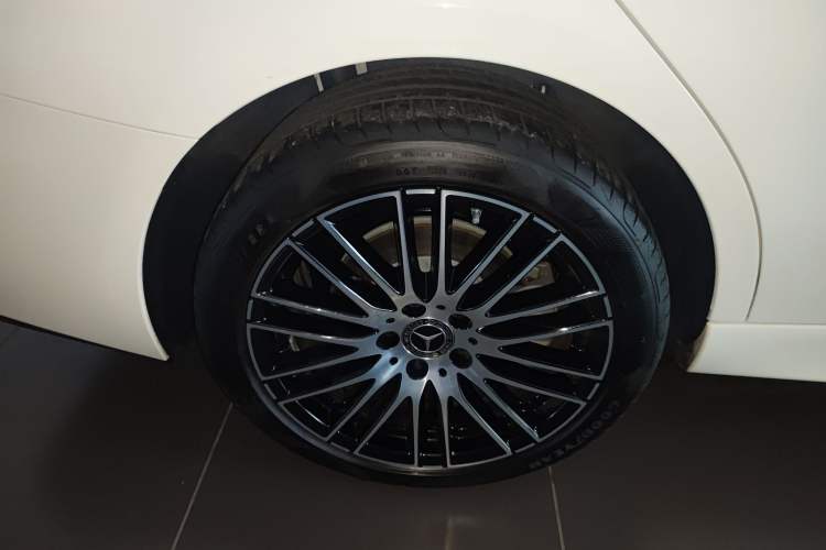 Used Mercedes-Benz C-Class 2025 Facelift C 260 L Sport Edition
