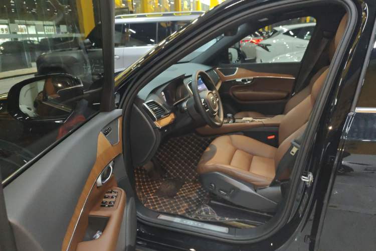 Used Volvo XC90 2024 B5 SmartDrive Luxury Edition 7-Seater
