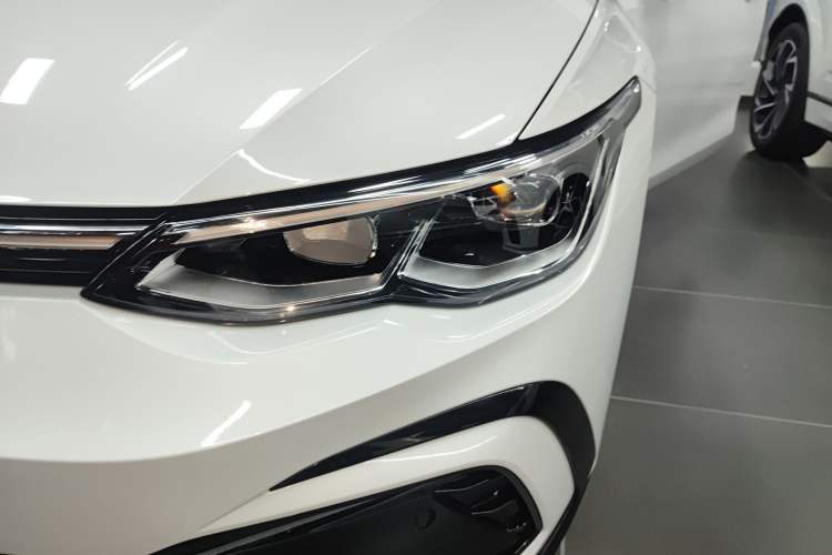 Used Volkswagen Golf 2023 Facelift 280TSI DSG R-Line