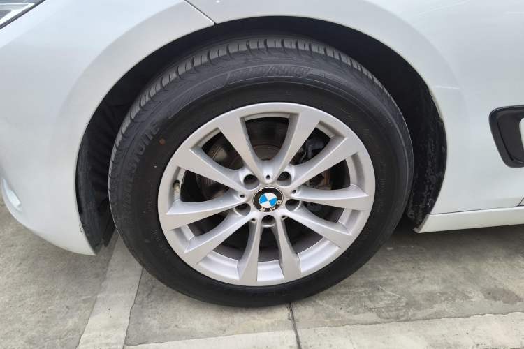 Used BMW 3 Series GT 2017 320i Sport Edition
