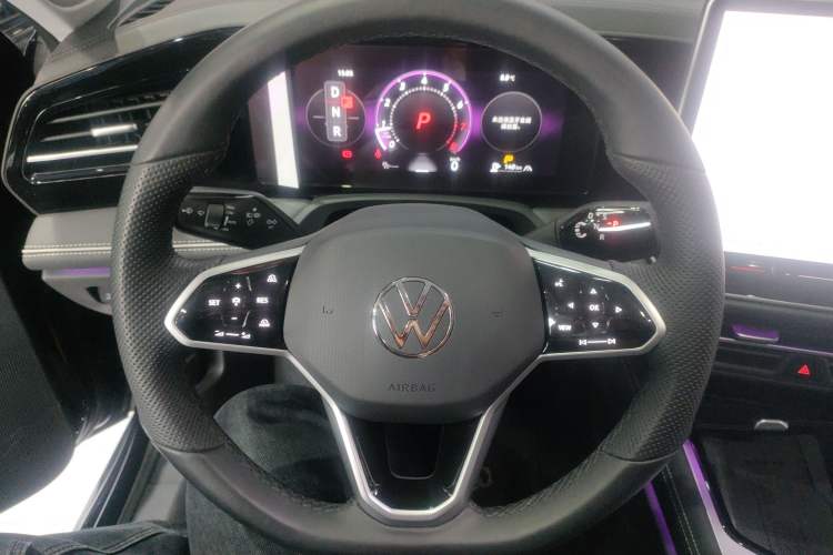 Used Volkswagen Magotan 2024 380TSI DSG Prestige Edition DaMai Package
