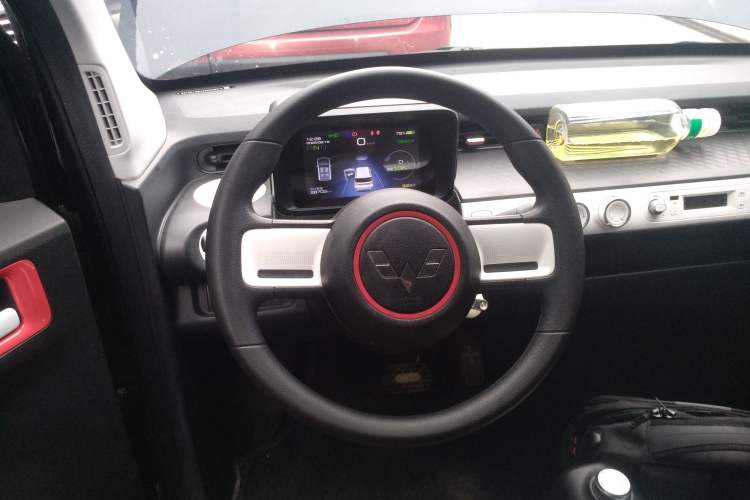 Used Wuling Hongguang MINIEV 2022 GAMEBOY 200km Gaming Edition with Lithium Iron Phosphate
