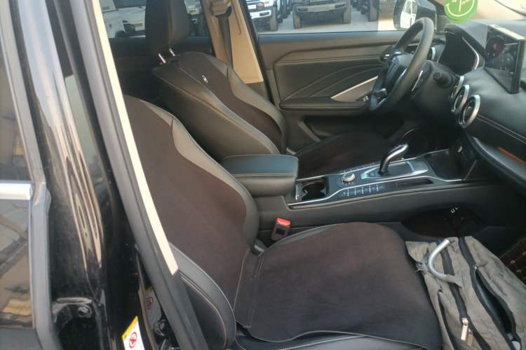 Used Wey VV6 2020 2.0T Two-Wheel Drive Smart Protection+
