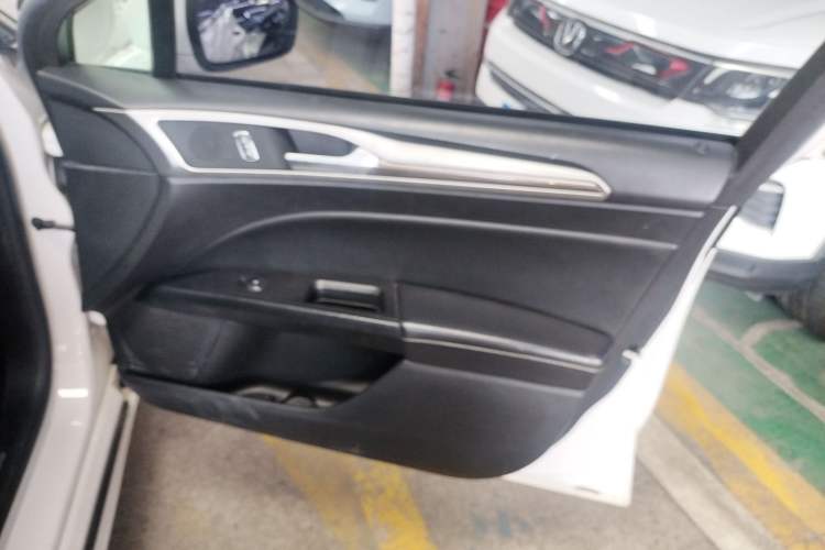 Used Ford Mondeo 2017 EcoBoost 180 Stylish Model
