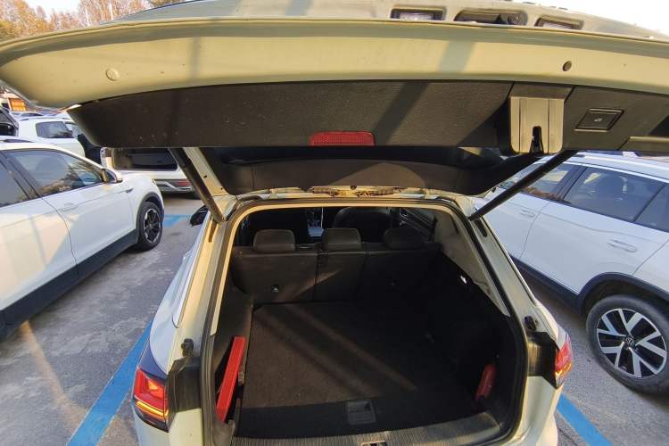 Used Volkswagen Tayron 2023 300TSI Two-Wheel-Drive Luxury Plus Advanced Edition