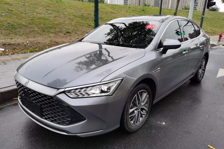 Used BYD Qin PLUS 2021 DM-i 120KM Flagship Model
