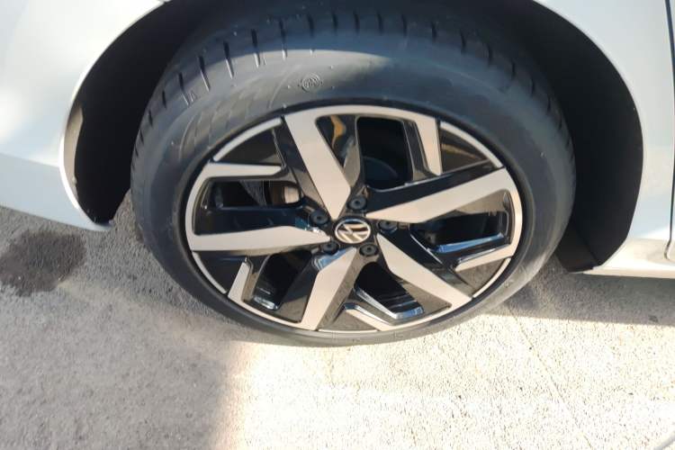 Used Volkswagen Lamando 
