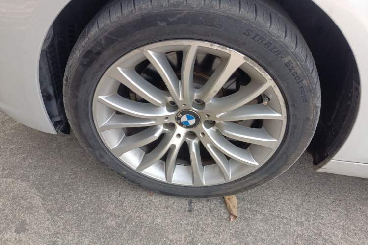 Used BMW 5 Series 2014 525Li Luxury Design Package
