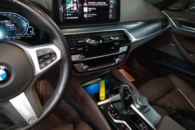 Used BMW 5 Series New Energy 2021 535Le Pioneer Edition M Sport Package
