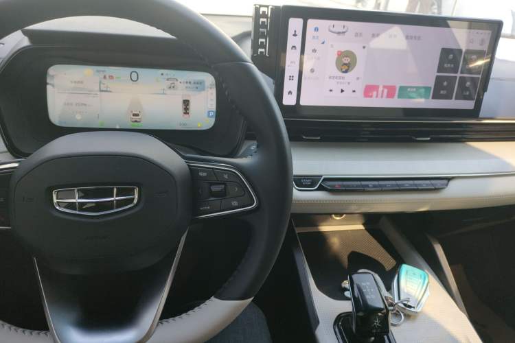 Used Geely Auto Emgrand L HiP 2022 1.5TD-DHT Pro 100KM Super Clean
