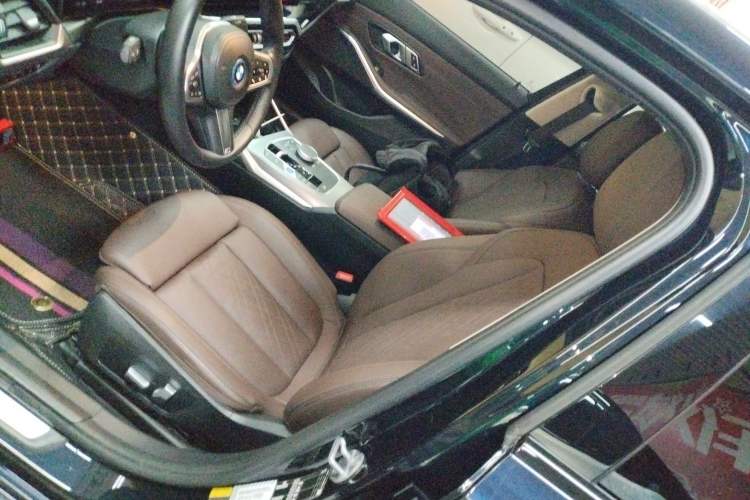 Used BMW i3 2023 eDrive 40 L Midnight Edition
