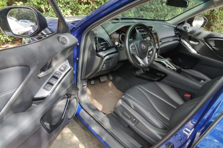 Used Acura CDX 2019 1.5T Two-Wheel Drive Deluxe Edition