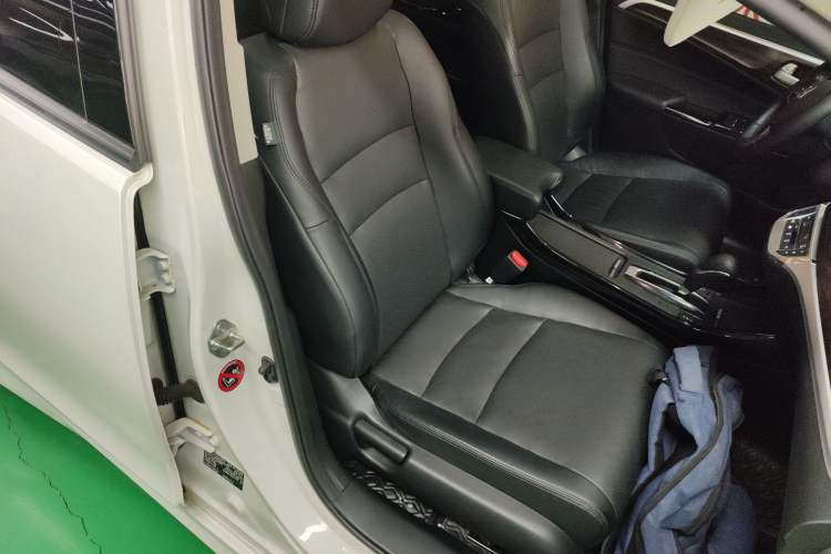 Used Honda Jade 2017 210 TURBO CVT Luxury Edition 5 Seats