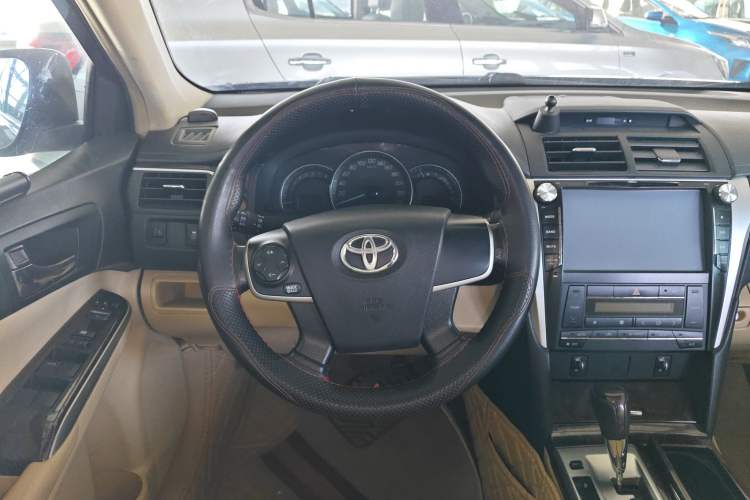 Used Toyota Camry 2015 2.0G Premier Edition
