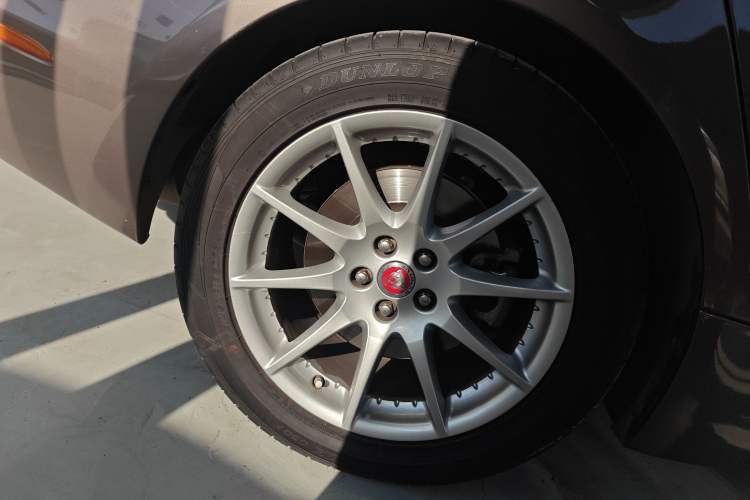 Used Jaguar XJ 2016 XJL 2.0T Two-Wheel-Drive Elegant Business Edition
