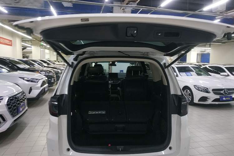 Used Honda Elysion 2022 2.0L eHEV Luxury First Edition
