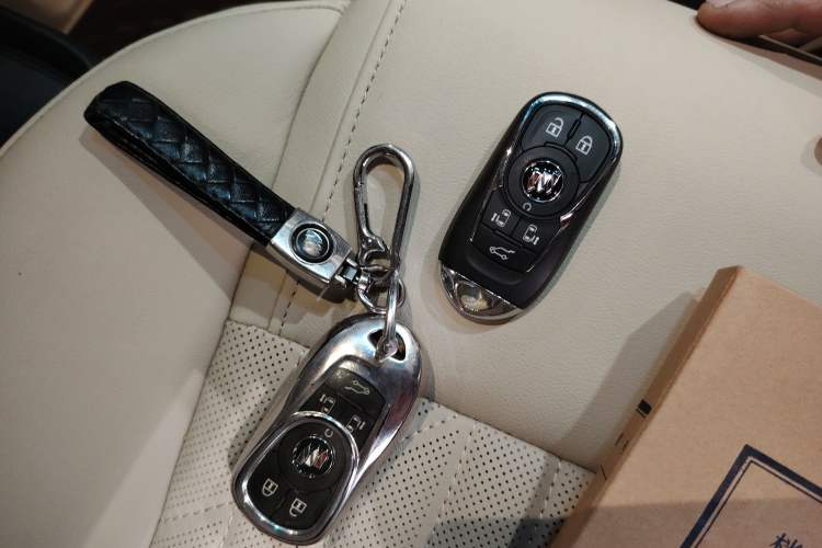 Used Buick GL8 2023 ES Lu Zun Luxury Model
