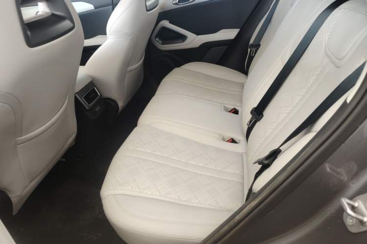 Used BYD Yuan UP 2025 Intelligent Driving Version 401 km Beyond-Range Edition