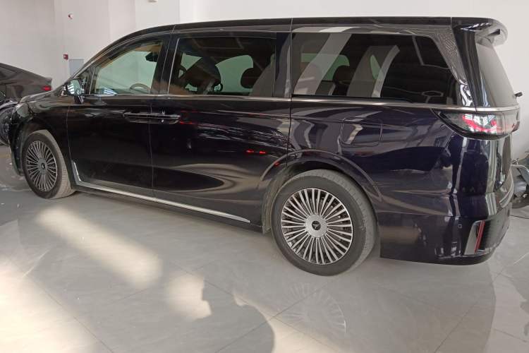 Used VOYAH Dream 2025 PHEV Four-Wheel-Drive Flagship Kunpeng Edition
