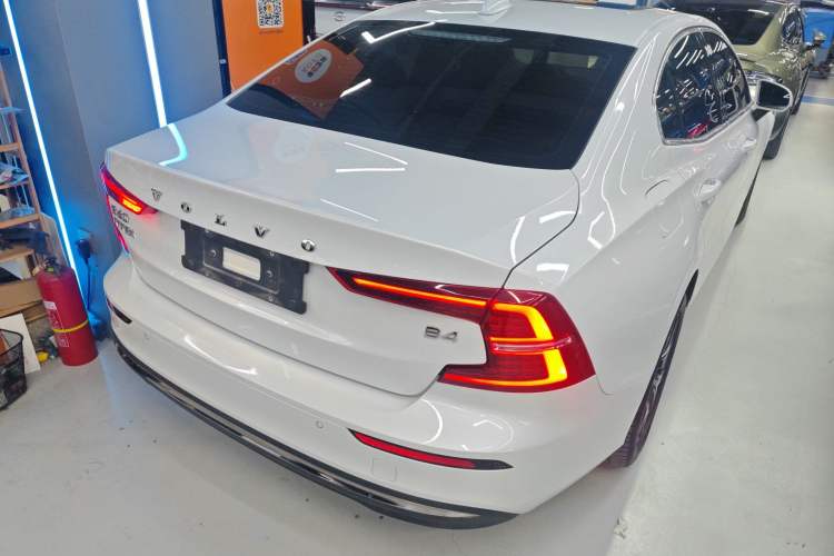 Used Volvo S60 2023 B4 Zhiyi Luxury Edition