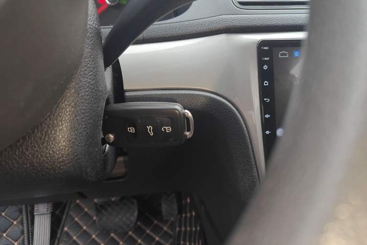 Used Volkswagen Lavida 2013 Revised Classic 1.6L Automatic Fashion Edition
